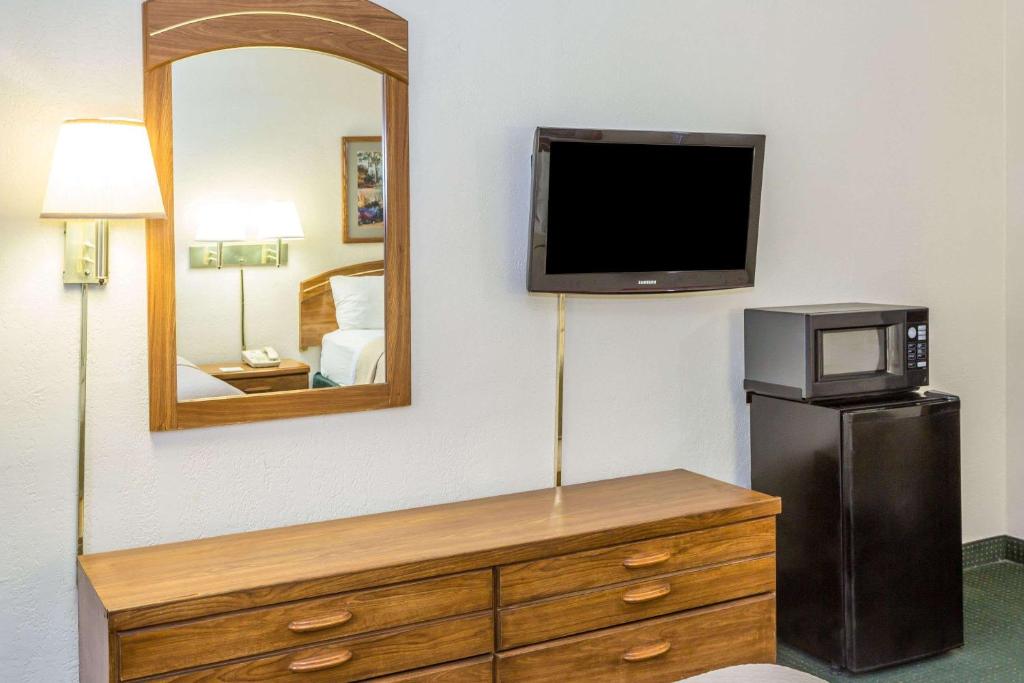 Room image 4